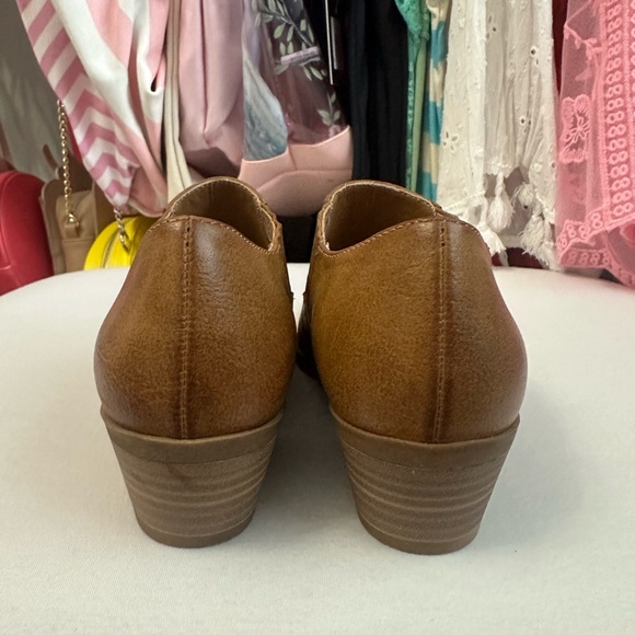 Frye and Co. Saddle Tan Clogs Size 6 - Picture 6 of 10